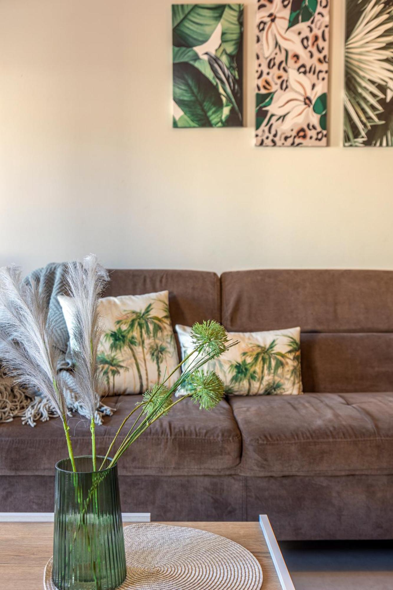 Center Apartment *